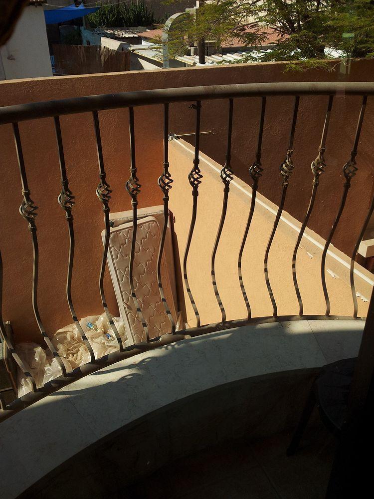Faulty Towers Hotel Eilat Exterior photo