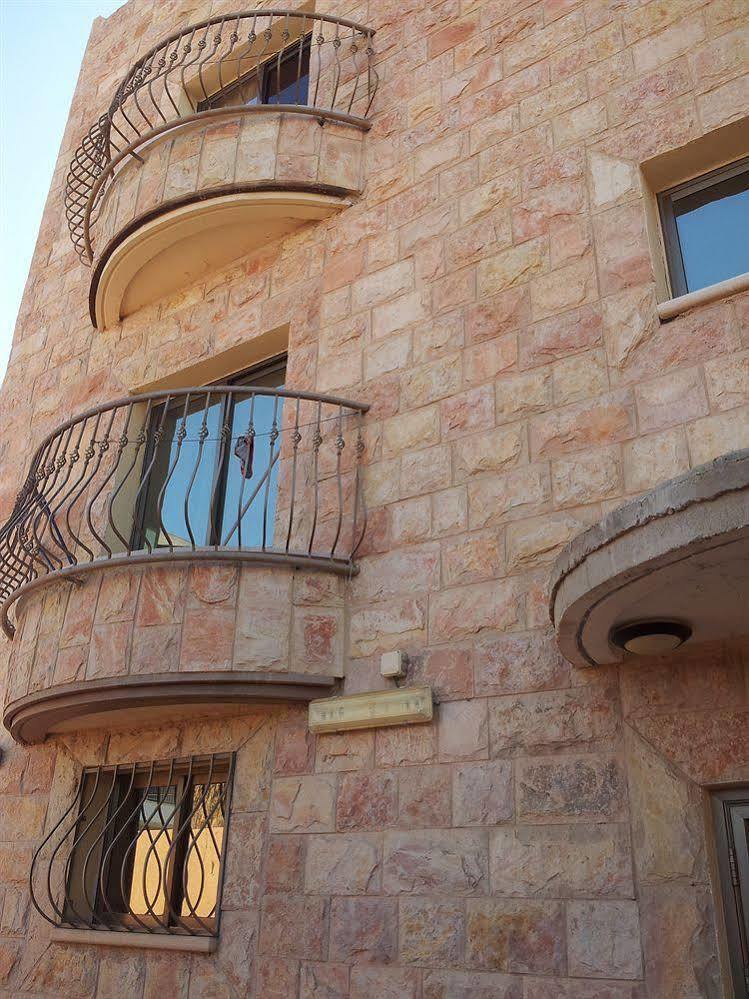 Faulty Towers Hotel Eilat Exterior photo